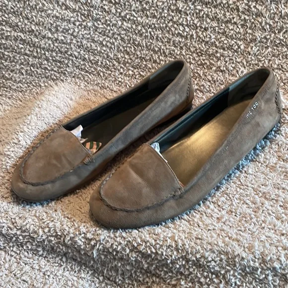 Women’s size 14M gray suede loafers brand me too - Picture 4 of 4